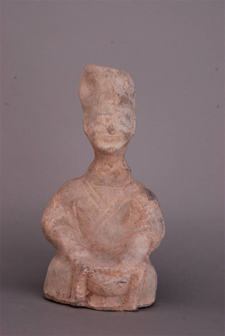 Terracotta Chef Figurine in the Eastern Han Dynasty 